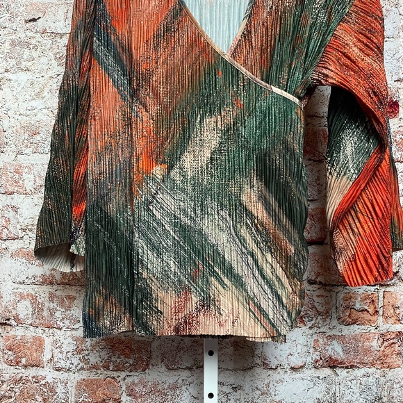 NWT Zara Womenʻs Pleated Wrap Kimono Blouse Large - Picture 3 of 9